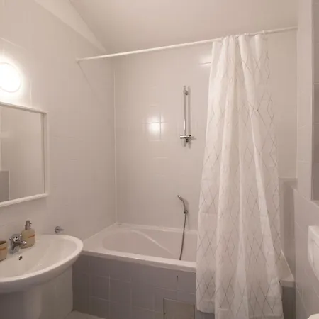 Bright Loft Near 博希尼