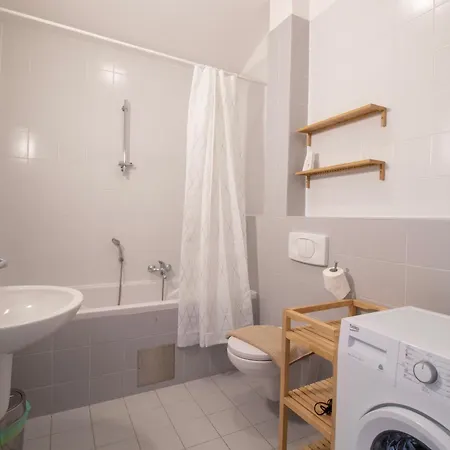 公寓 Bright Loft Near *