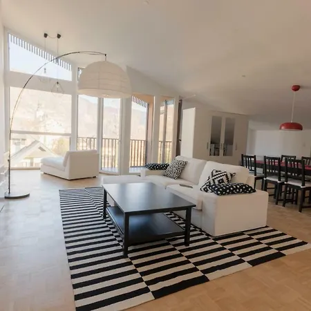 Apartment Bright Loft Near
