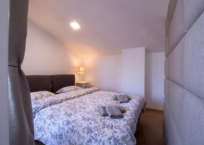 Bright Loft Near Διαμέρισμα *